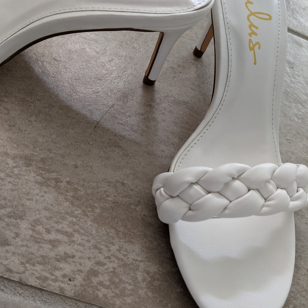 Lulu's heels - Picture 2 of 2
